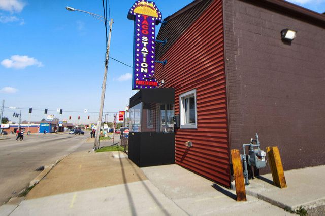 3634 Central Avenue, Lake Station, IN 46405