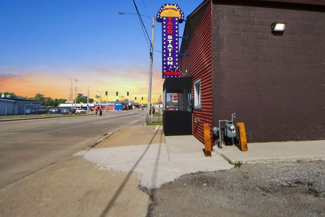 3634 Central Avenue, Lake Station, IN 46405