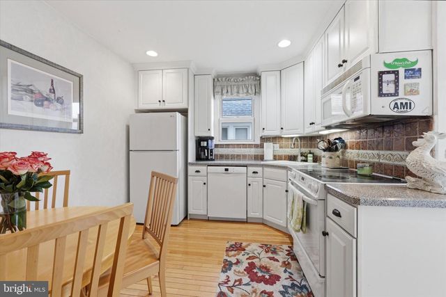 148 SYCAMORE RD, Havertown, PA 19083