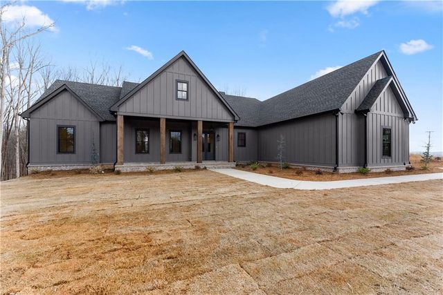 3255 Tanners Mill Road, Gainesville, GA 30507