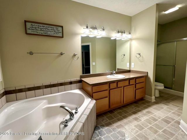 10670 Corkery Lane, Grand Ledge, MI 48837