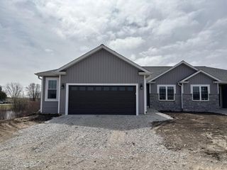 121 Resort DRIVE, Johnson Creek, WI 53038