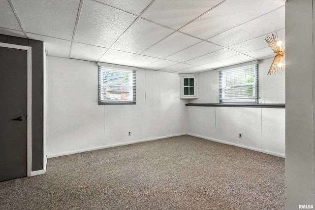 3011 N PINE Street, Davenport, IA 52804