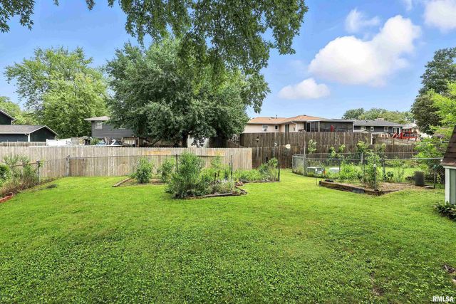 3011 N PINE Street, Davenport, IA 52804