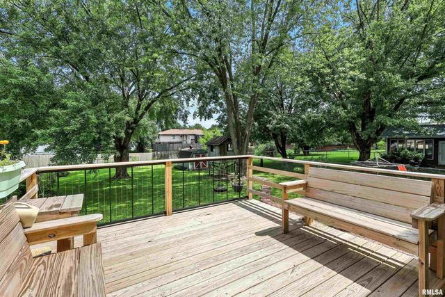 3011 N PINE Street, Davenport, IA 52804