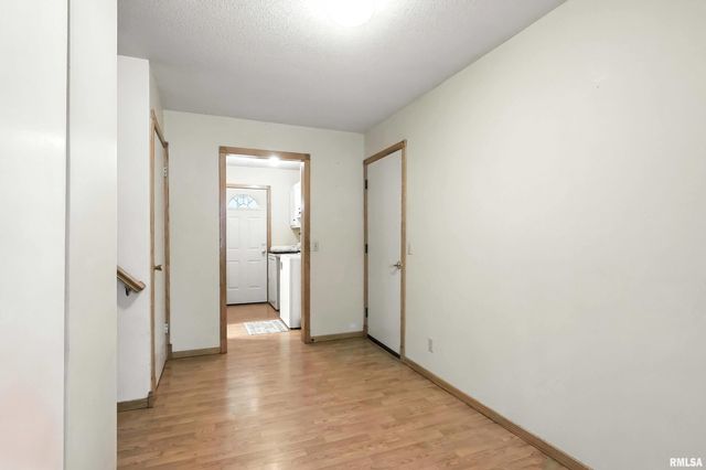 3011 N PINE Street, Davenport, IA 52804