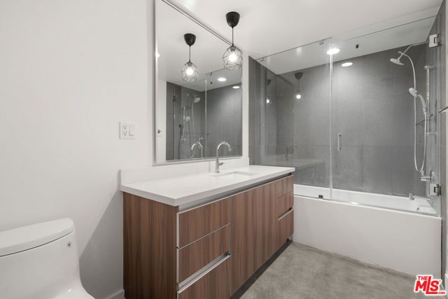 482 S Arroyo 306, Pasadena, CA 91105