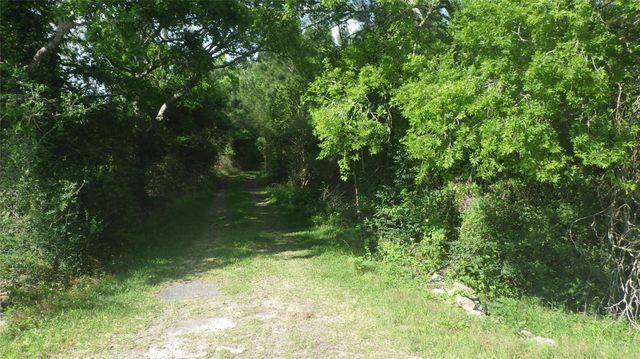 630 Fm 2917 Road, Alvin, TX 77511