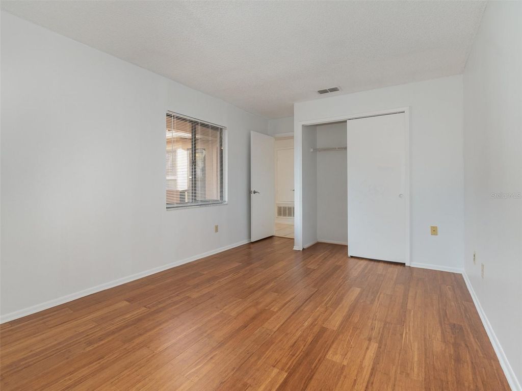 Image 13 of property listing at 7654 SUGAR BEND DR DRIVE 7654, Orlando, FL 32819