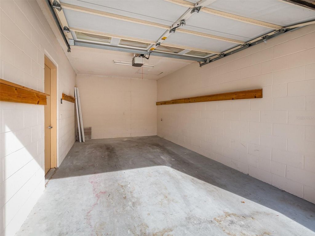 Image 20 of property listing at 7654 SUGAR BEND DR DRIVE 7654, Orlando, FL 32819