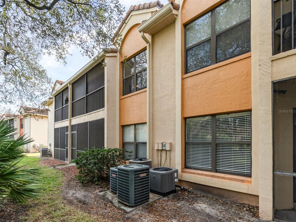 Image 22 of property listing at 7654 SUGAR BEND DR DRIVE 7654, Orlando, FL 32819