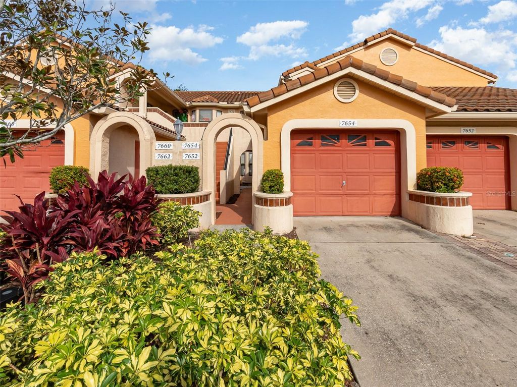 Image 27 of property listing at 7654 SUGAR BEND DR DRIVE 7654, Orlando, FL 32819