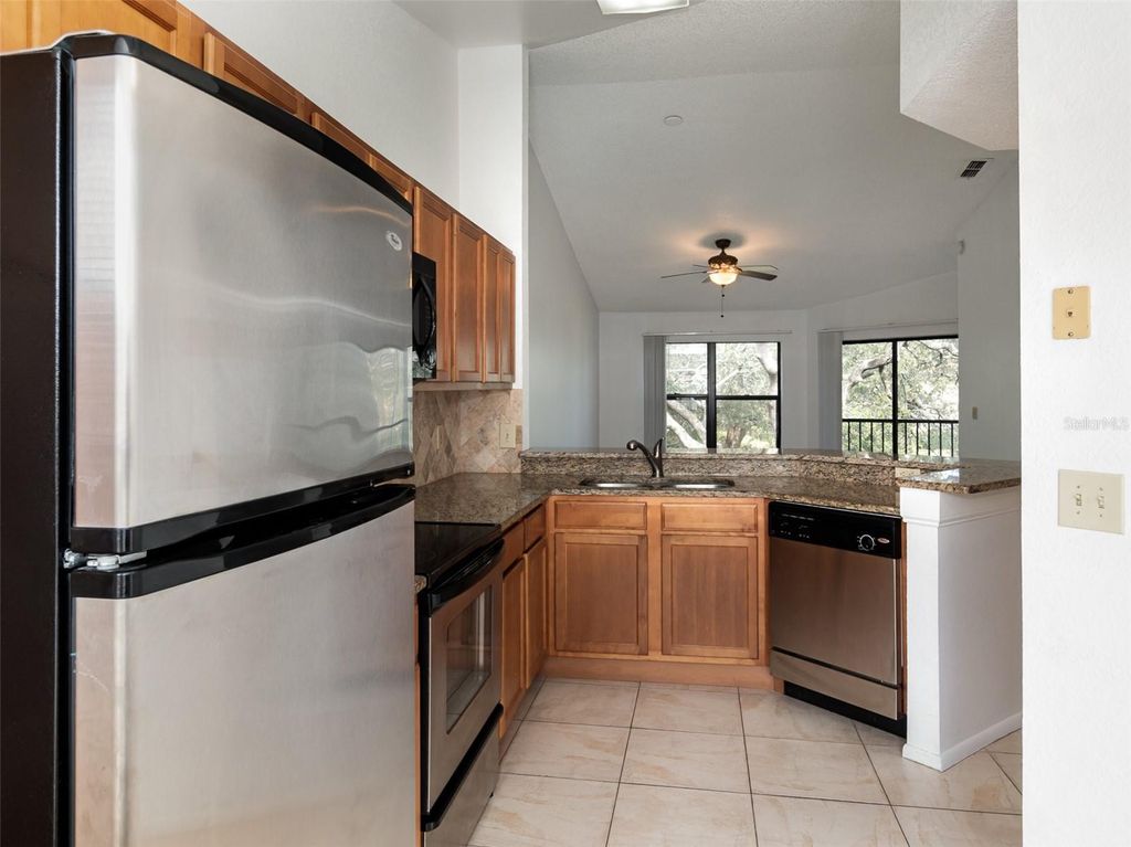 Image 7 of property listing at 7654 SUGAR BEND DR DRIVE 7654, Orlando, FL 32819