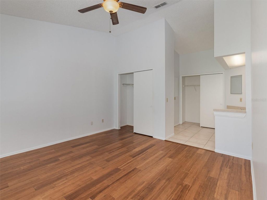 Image 8 of property listing at 7654 SUGAR BEND DR DRIVE 7654, Orlando, FL 32819