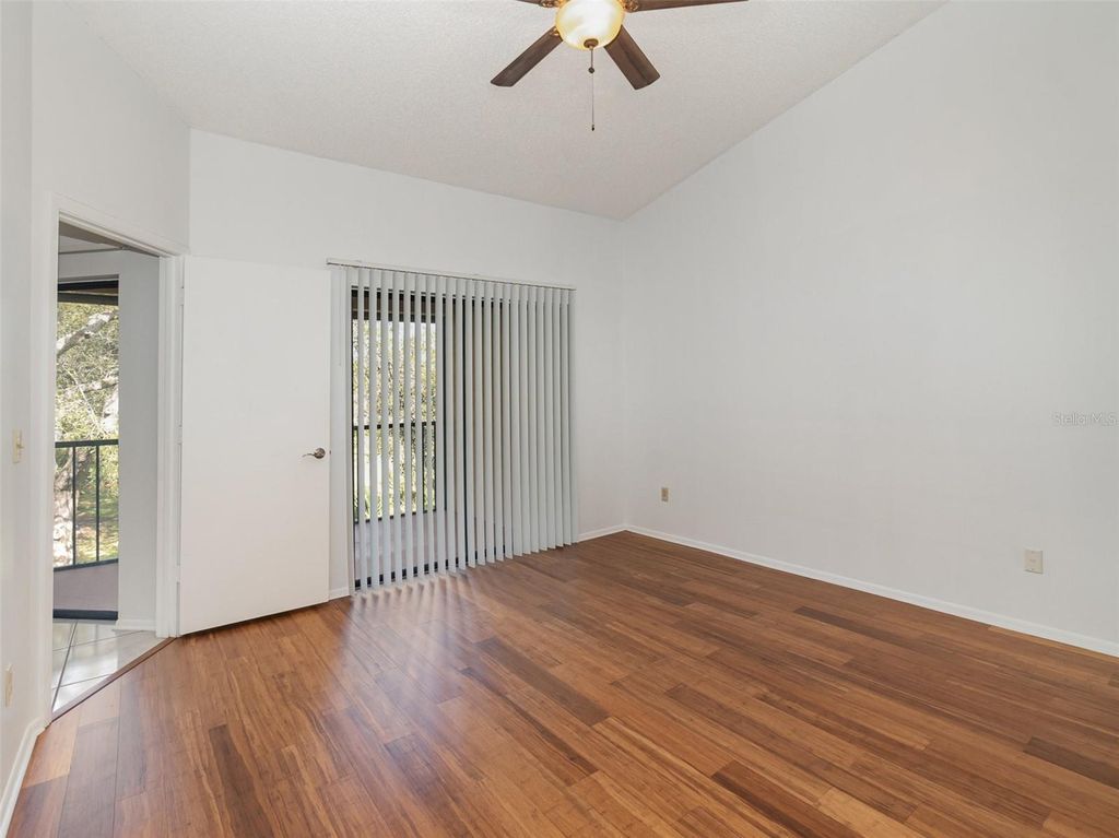 Image 9 of property listing at 7654 SUGAR BEND DR DRIVE 7654, Orlando, FL 32819