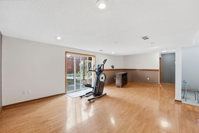 8824 Oregon Avenue N, Brooklyn Park, MN 55445