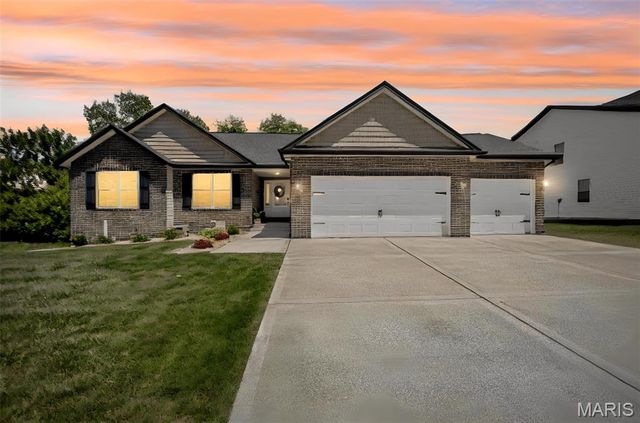 6992 Milburn Estates Drive, O'fallon, IL 62269