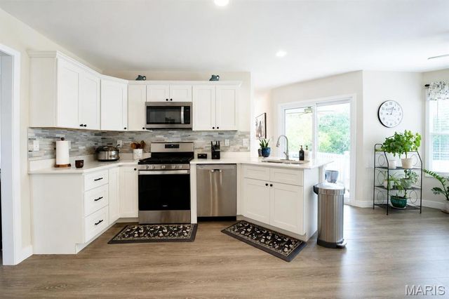 6992 Milburn Estates Drive, O'fallon, IL 62269
