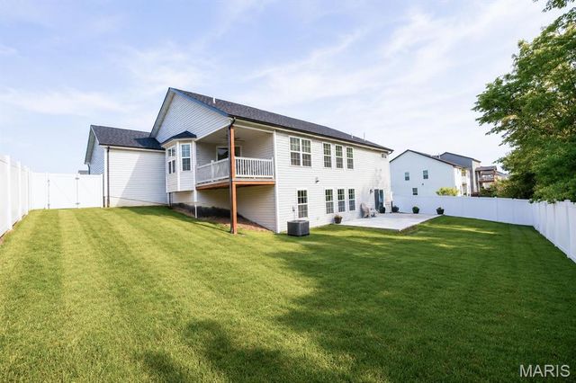 6992 Milburn Estates Drive, O'fallon, IL 62269