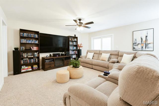 6992 Milburn Estates Drive, O'fallon, IL 62269