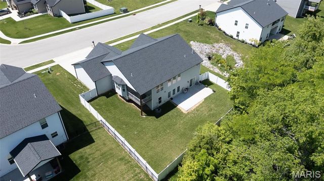 6992 Milburn Estates Drive, O'fallon, IL 62269