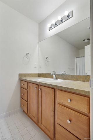 28556 CARLTON WAY Drive, Novi, MI 48377