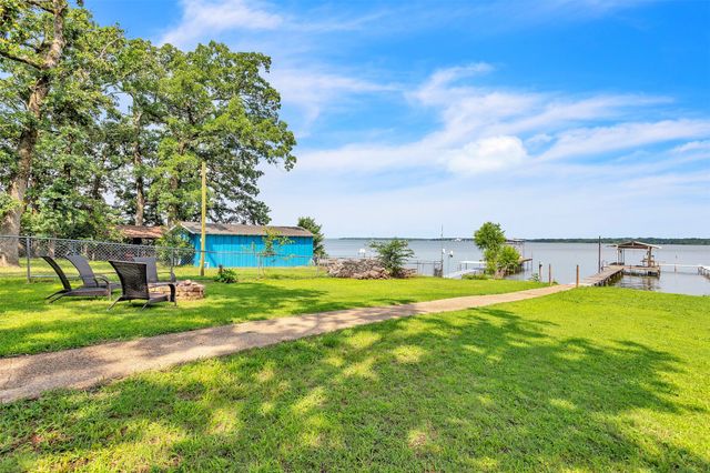 10032 Brinwood Drive, Wills Point, TX 75169
