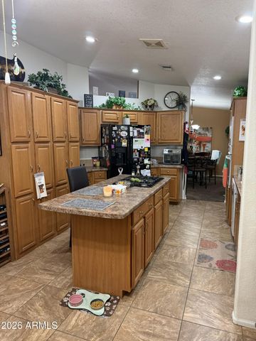 2208 W BASELINE Avenue 107, Apache Junction, AZ 85120