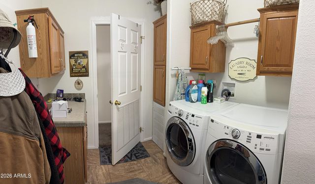 2208 W BASELINE Avenue 107, Apache Junction, AZ 85120