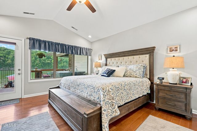 788 Lake Point Drive, Piney Flats, TN 37686