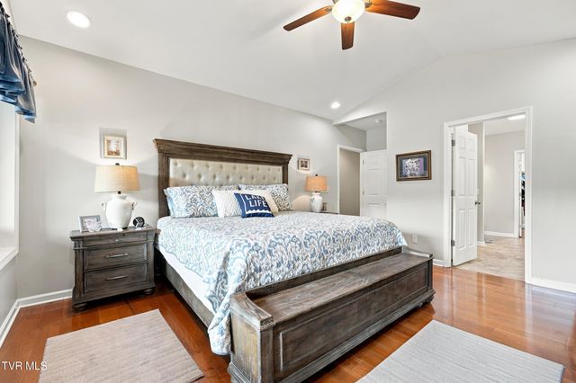 788 Lake Point Drive, Piney Flats, TN 37686