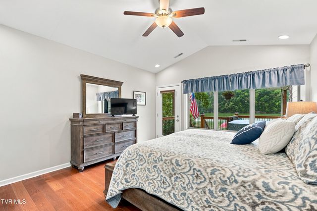 788 Lake Point Drive, Piney Flats, TN 37686