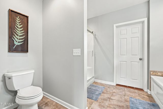 788 Lake Point Drive, Piney Flats, TN 37686