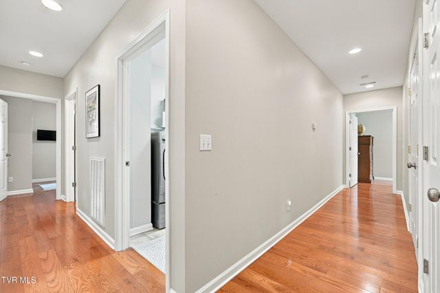 788 Lake Point Drive, Piney Flats, TN 37686