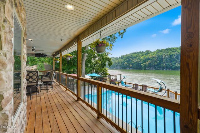 788 Lake Point Drive, Piney Flats, TN 37686