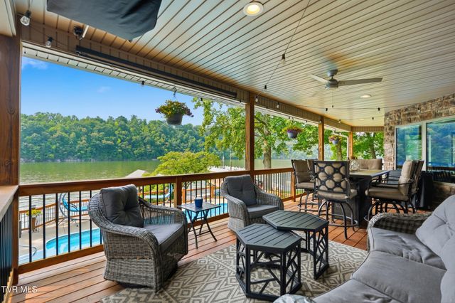 788 Lake Point Drive, Piney Flats, TN 37686