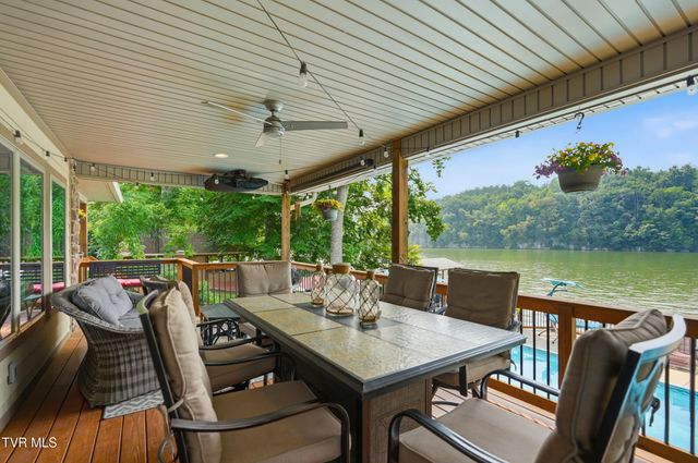 788 Lake Point Drive, Piney Flats, TN 37686