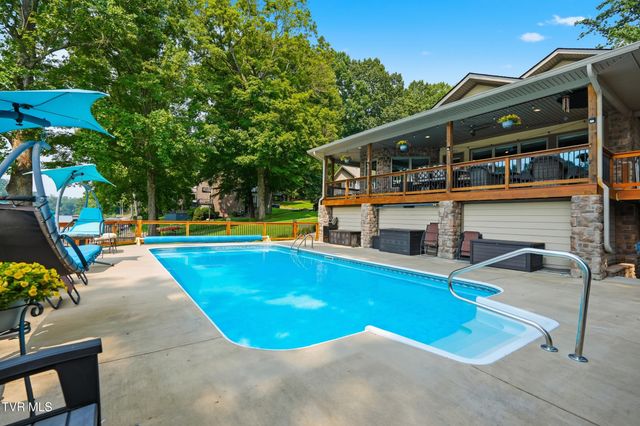 788 Lake Point Drive, Piney Flats, TN 37686