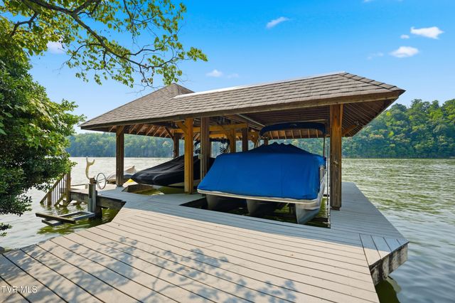 788 Lake Point Drive, Piney Flats, TN 37686