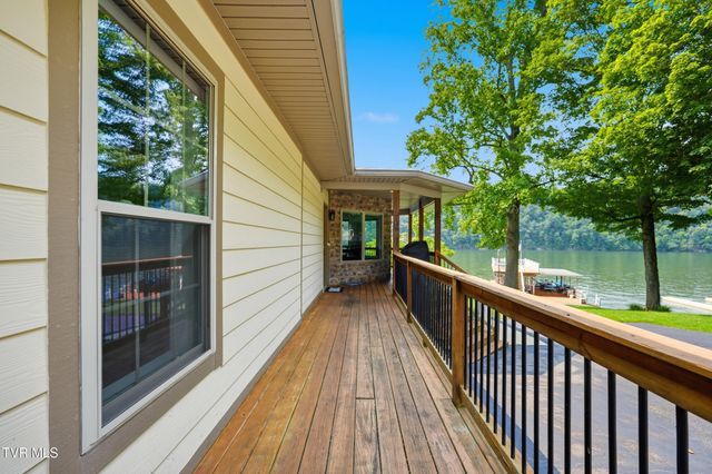 788 Lake Point Drive, Piney Flats, TN 37686