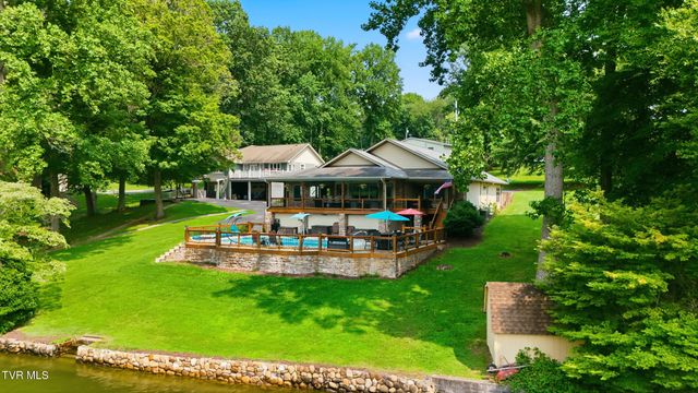 788 Lake Point Drive, Piney Flats, TN 37686