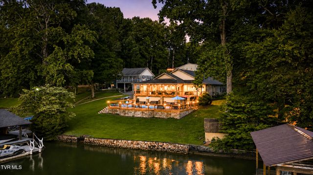 788 Lake Point Drive, Piney Flats, TN 37686
