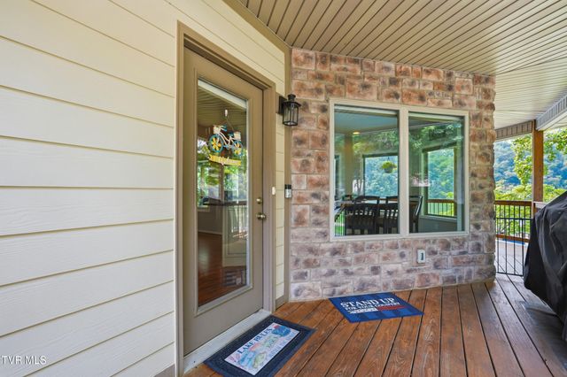 788 Lake Point Drive, Piney Flats, TN 37686