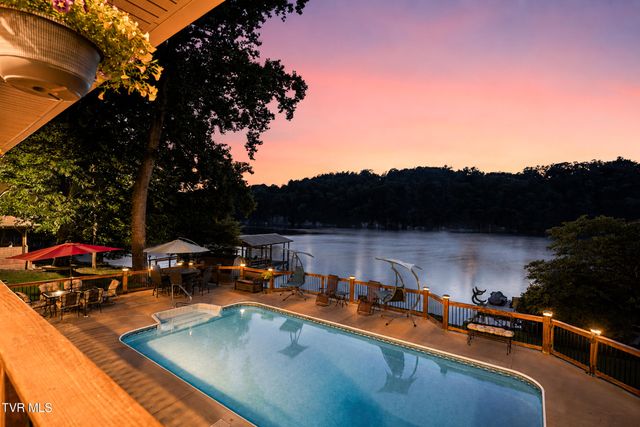 788 Lake Point Drive, Piney Flats, TN 37686