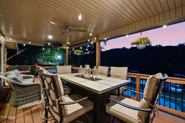 788 Lake Point Drive, Piney Flats, TN 37686