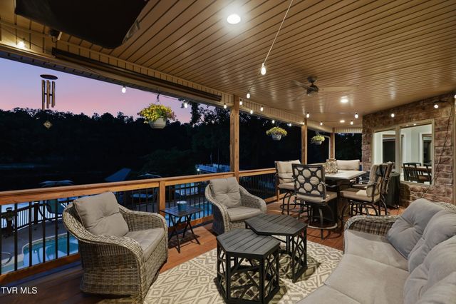 788 Lake Point Drive, Piney Flats, TN 37686