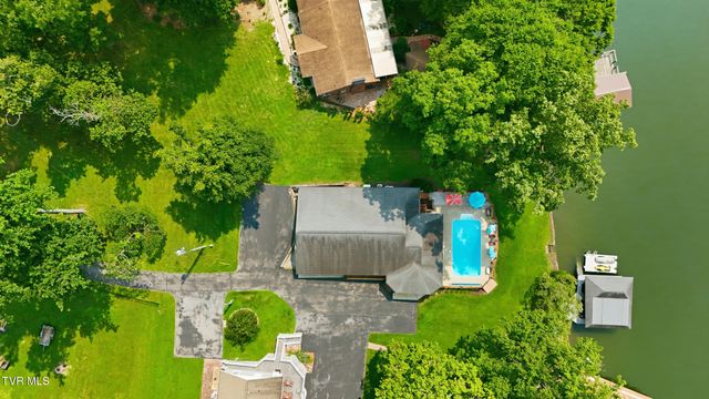 788 Lake Point Drive, Piney Flats, TN 37686