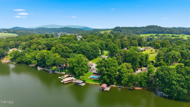 788 Lake Point Drive, Piney Flats, TN 37686