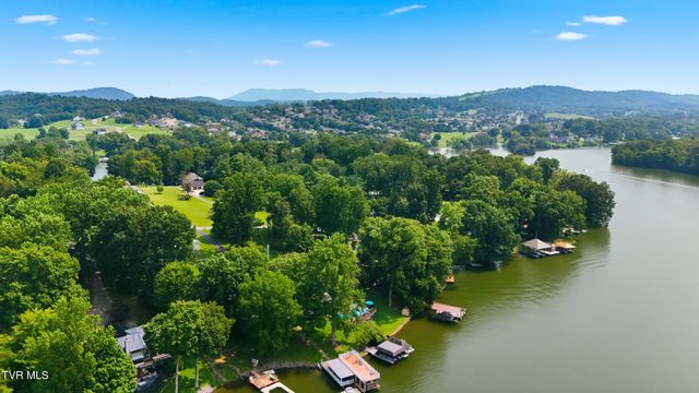 788 Lake Point Drive, Piney Flats, TN 37686