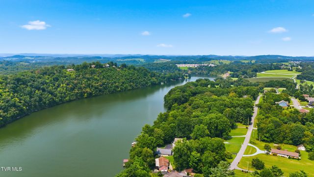 788 Lake Point Drive, Piney Flats, TN 37686
